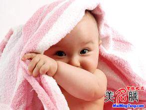 怎么給羊?qū)殞毴⌒∶? /></a> 小名,又稱“乳名”,一般是指嬰兒初生時(shí)長輩所取的非正式的名字,與學(xué)名不同,意思簡單,瑯瑯上口,只要好聽、易記、叫起來順口就行。對家人來說,更愿意用小名來稱呼自己的...</div>
<div style="height:5px; font-size:5px"></div>
<hr width="99%" style="text-align:center; border-style:dotted; border-width:0px; height:1px;" />
<div style="height:5px; font-size:5px"></div>
</div>
</td>
</tr><tr style="border-width:0px;">
<td valign="top">
<div style="padding-left:3px; padding-right:3px;line-height:180%">
<h3 style="padding:0px;margin:0px;display:inline;"><a id="ctl00_ContentPlaceHolder1_ShowMore1_dgNews_ctl07_HyperLink1" class="headline" href="/yang/s.aspx?newsid=3918" target="_blank">2015羊?qū)殞毱鹈?五行為木的起名用字</a></h3>
<span id="ctl00_ContentPlaceHolder1_ShowMore1_dgNews_ctl07_Label1" style="color:Green;font-size:10pt;">2015/4/16 15:59:04</span>
<span style="color:Red;font-size:8pt;"></span>
<br />
<div style="padding-top:1px; width:95%; padding-left:8px; line-height:180%;color:#2f2f2f;font-size:14px;" ><a href=